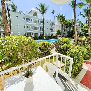 los-corales-del-mar-studios-suites-bavaro.comcaribbean.com/