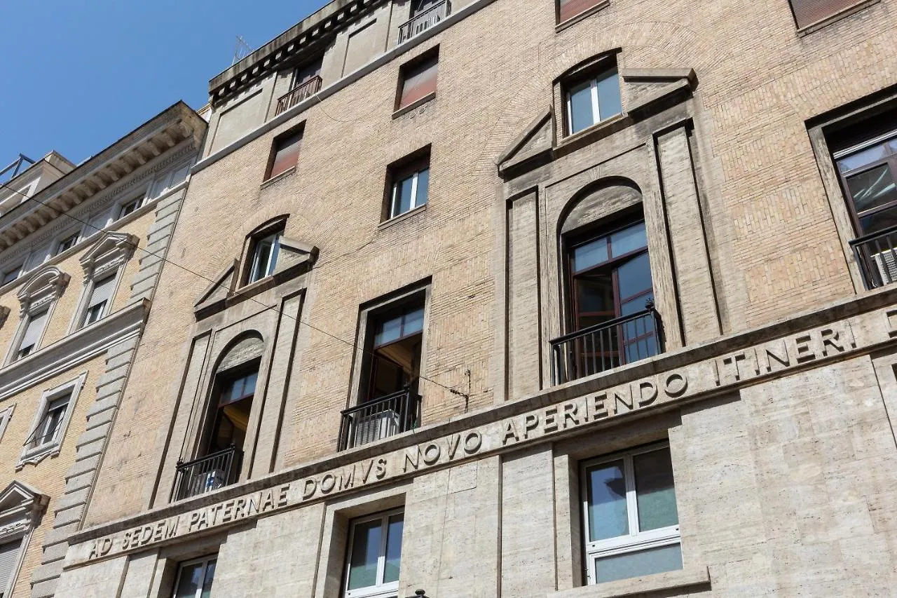 Spa Apartment Via Barberini Rome