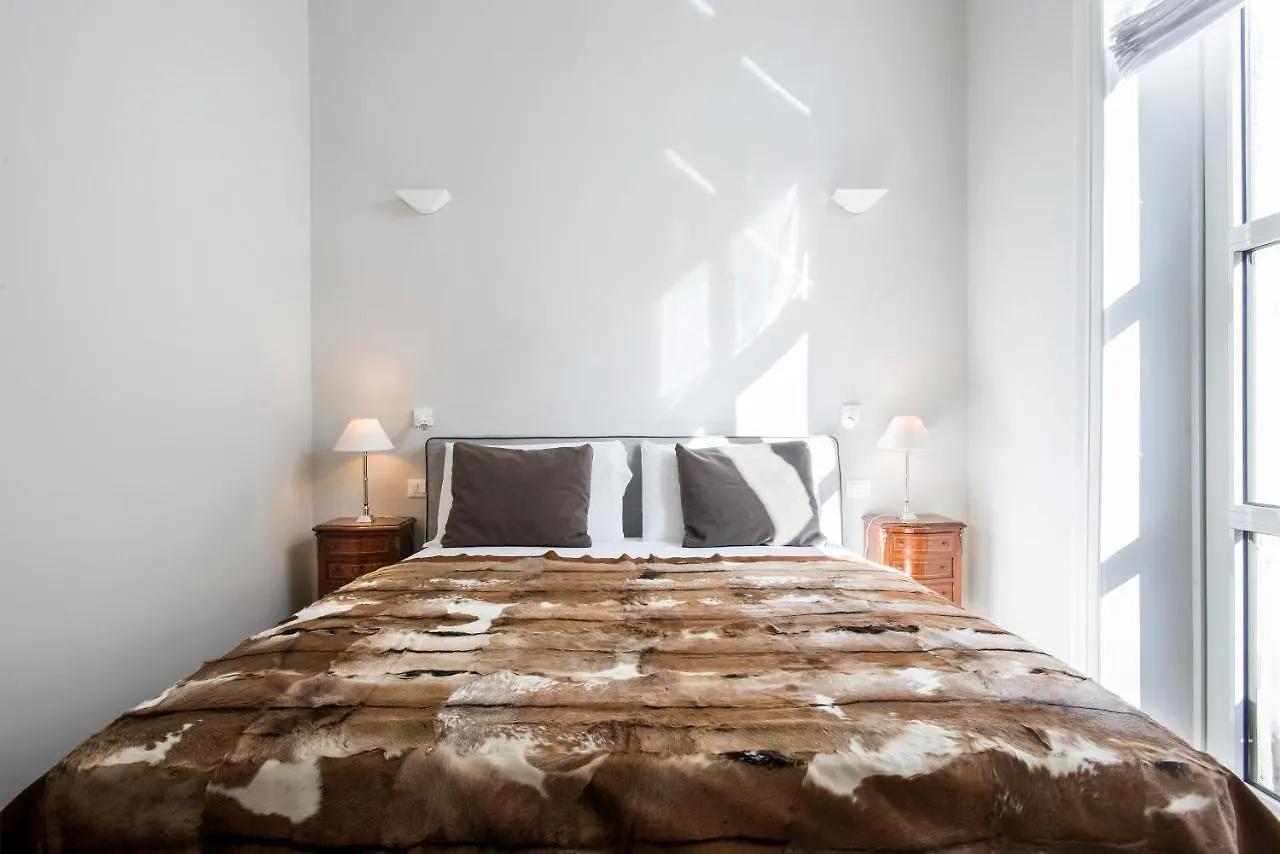 Spa Apartment Via Barberini Rome