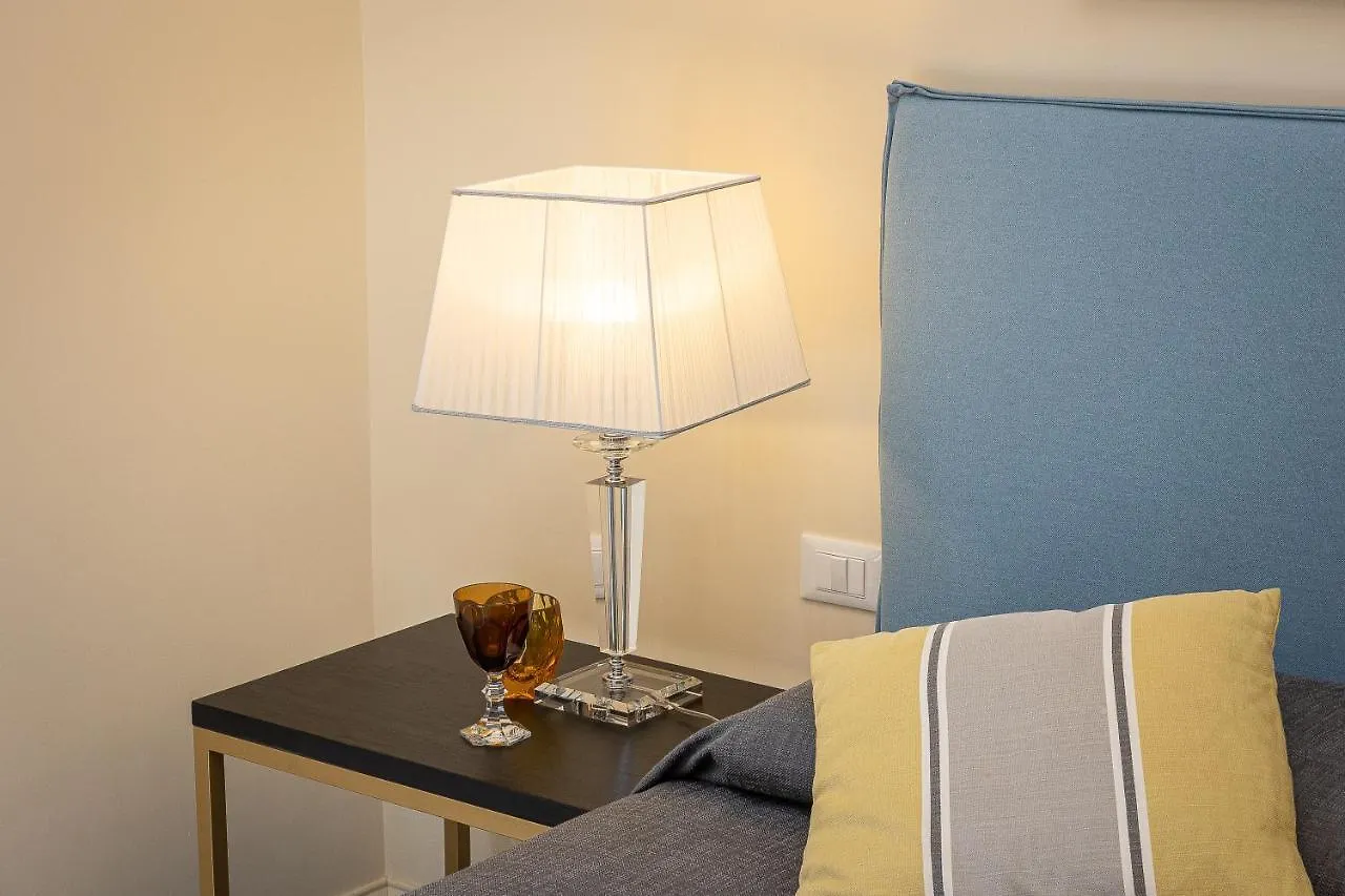 Spa Apartment Via Barberini Rome