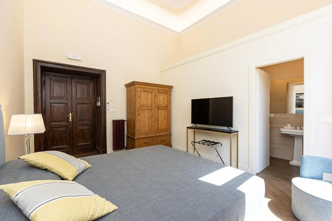 Spa Apartment Via Barberini Rome Italy