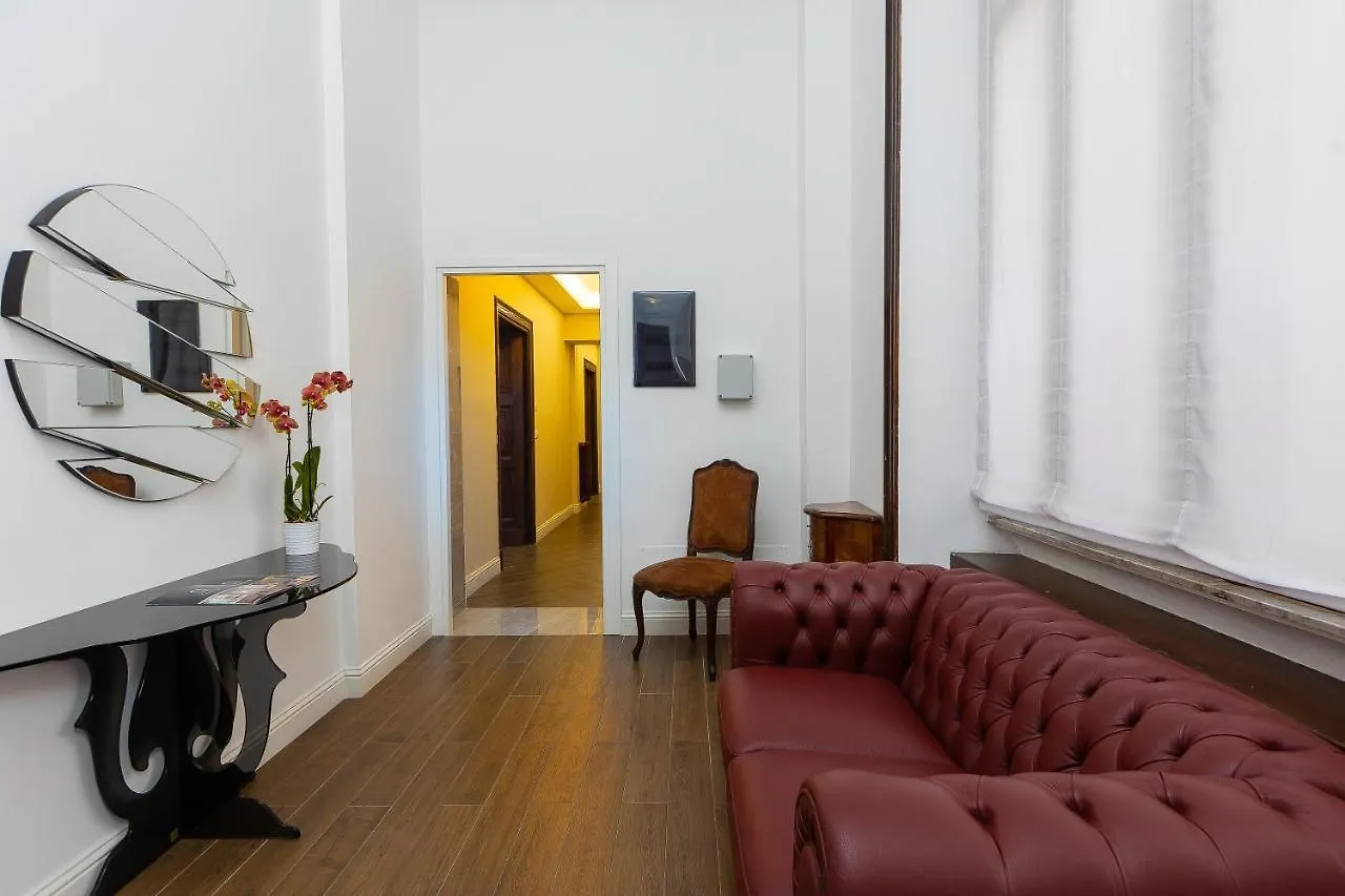 Spa Apartment Via Barberini Rome Italy