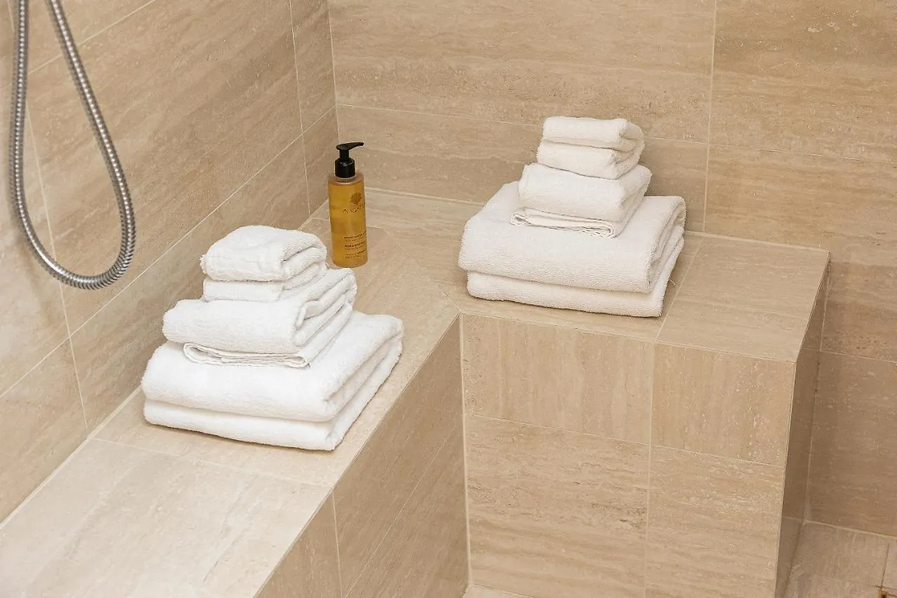 Spa Apartment Via Barberini Rome