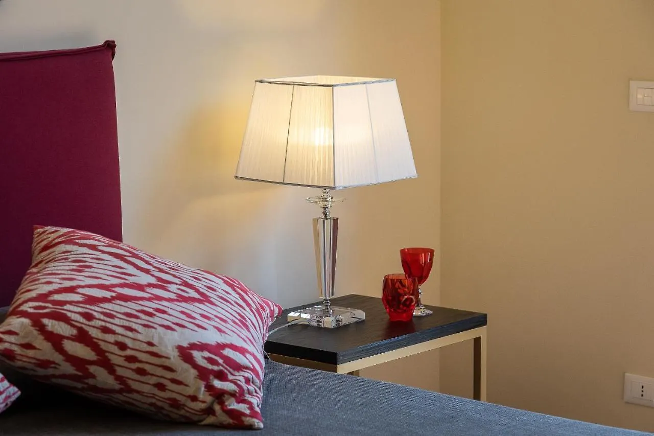 Spa Apartment Via Barberini Rome