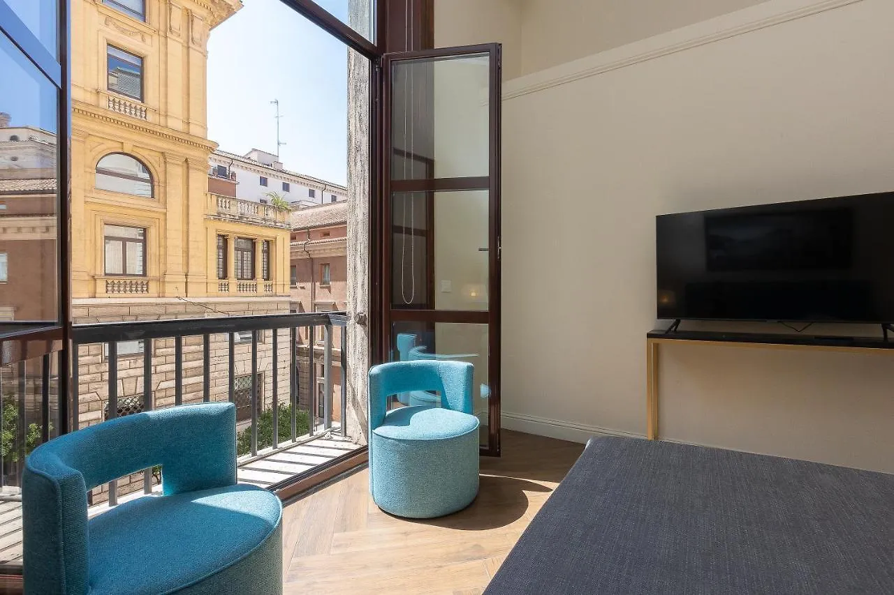 Spa Apartment Via Barberini Rome