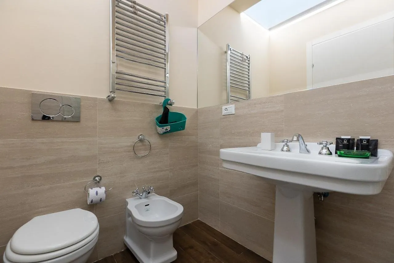 Spa Apartment Via Barberini Rome